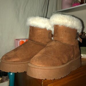Warm fuzzy boots
